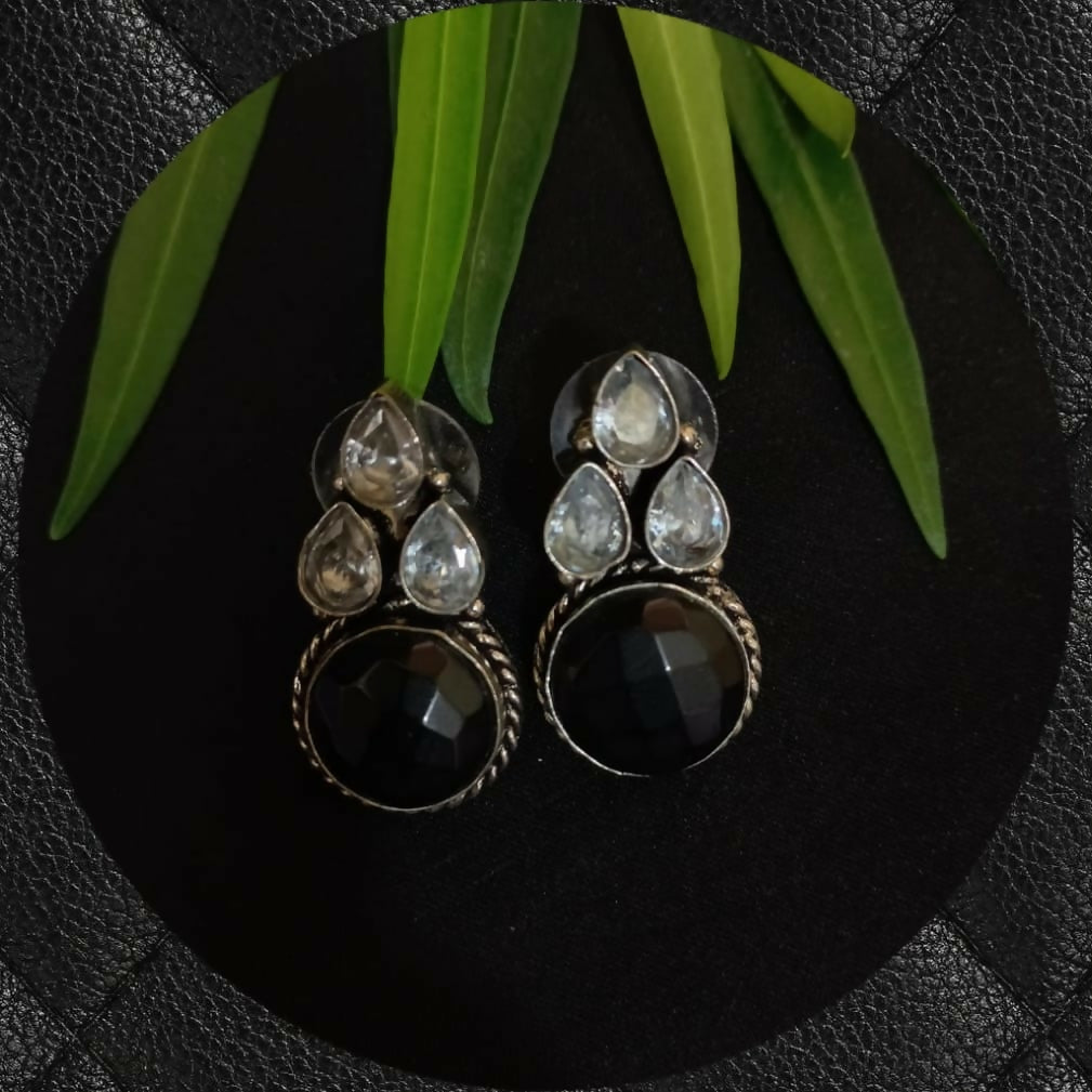 Elegant Teardrop Drop Earrings