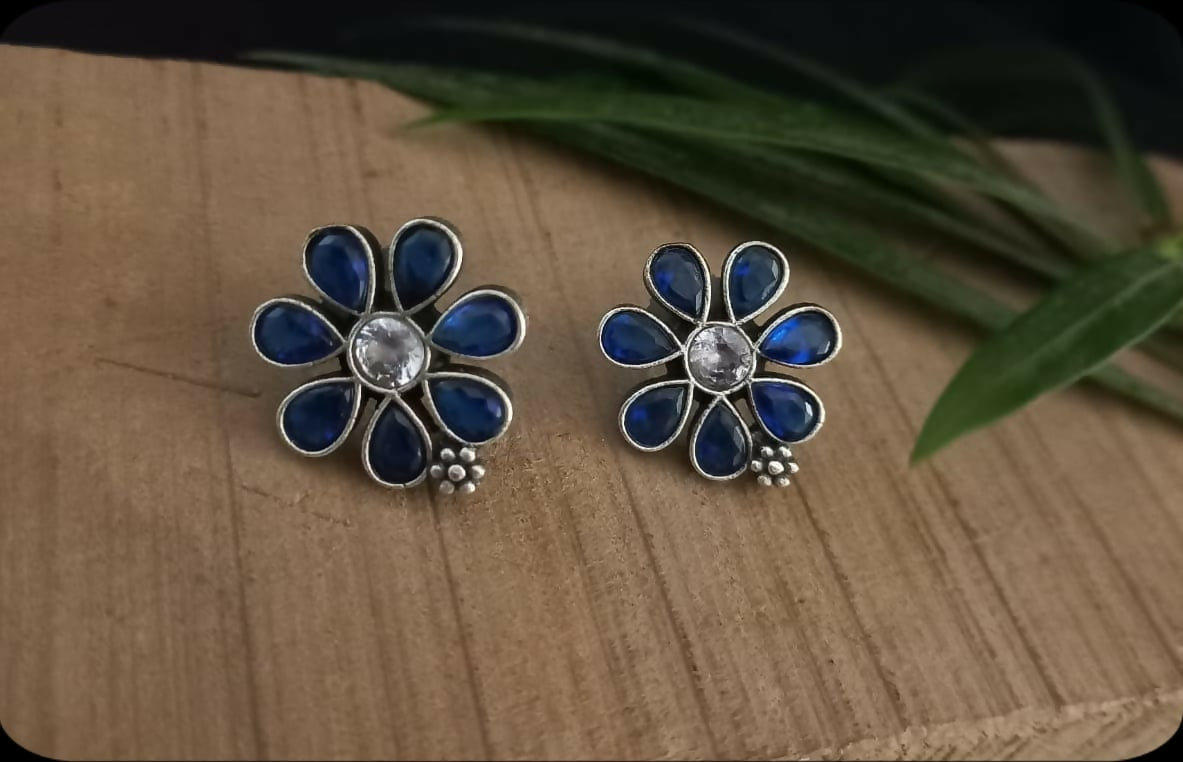 Elegant Floral Stud Earrings