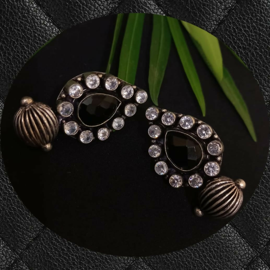 Stone Hanging Studs Earrings