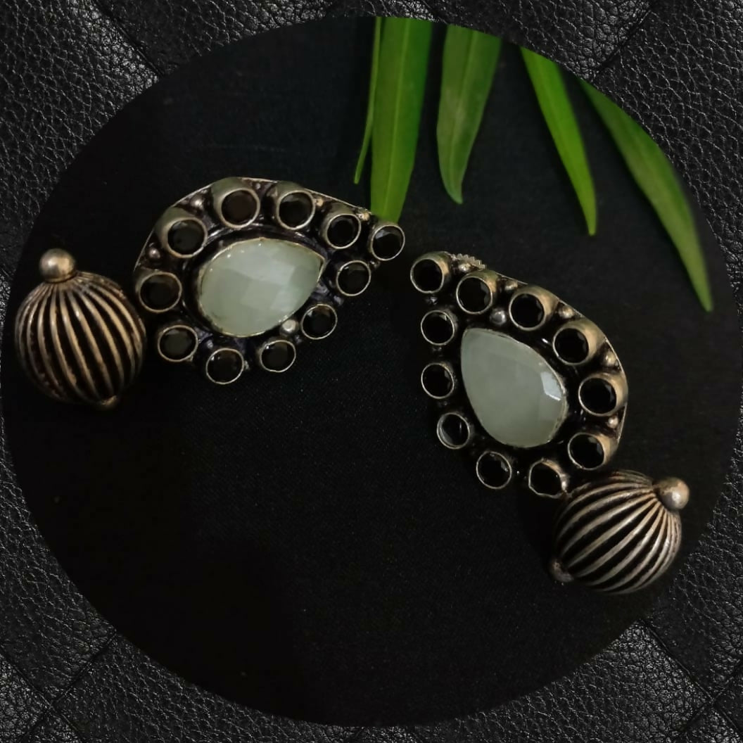 Stone Hanging Studs Earrings