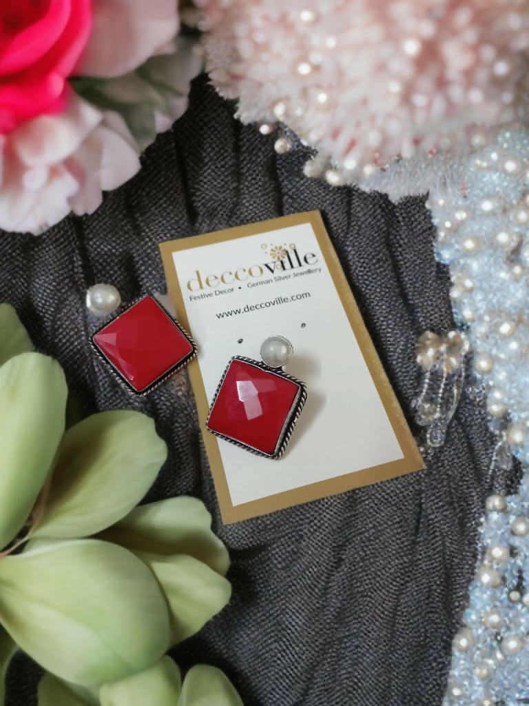 Sophisticated Square Pearl Studs