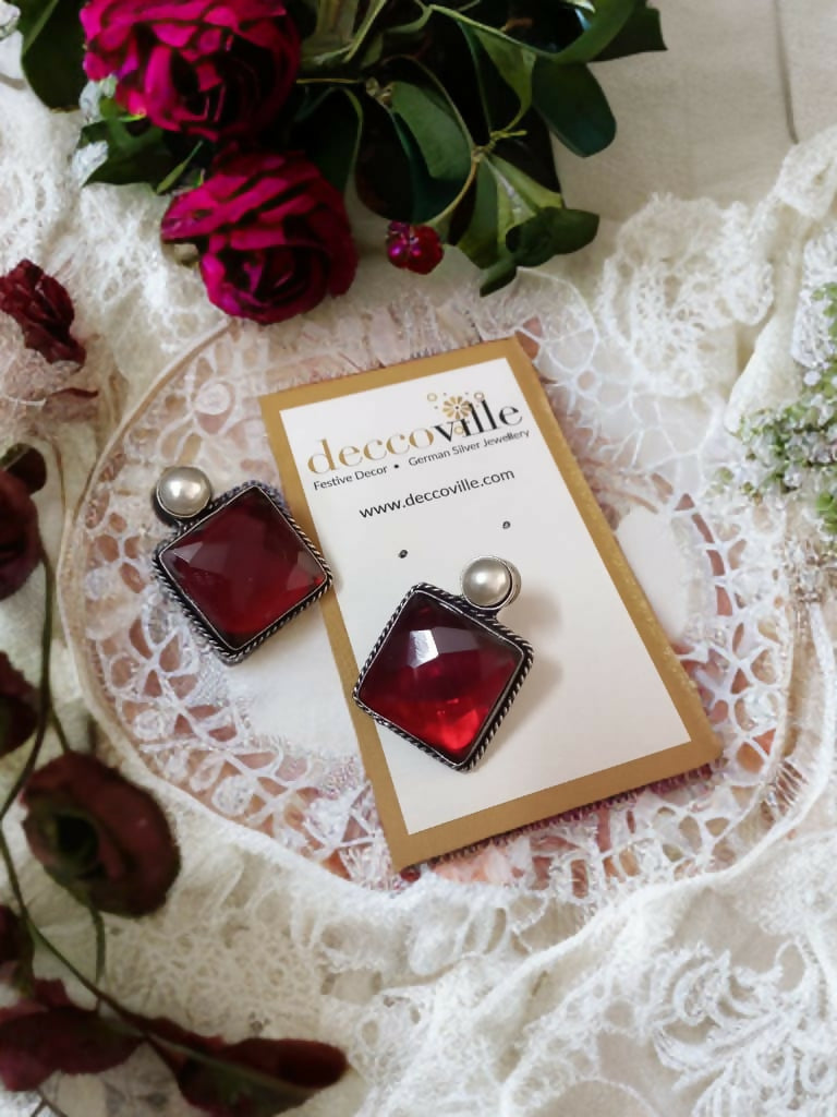 Sophisticated Square Pearl Studs