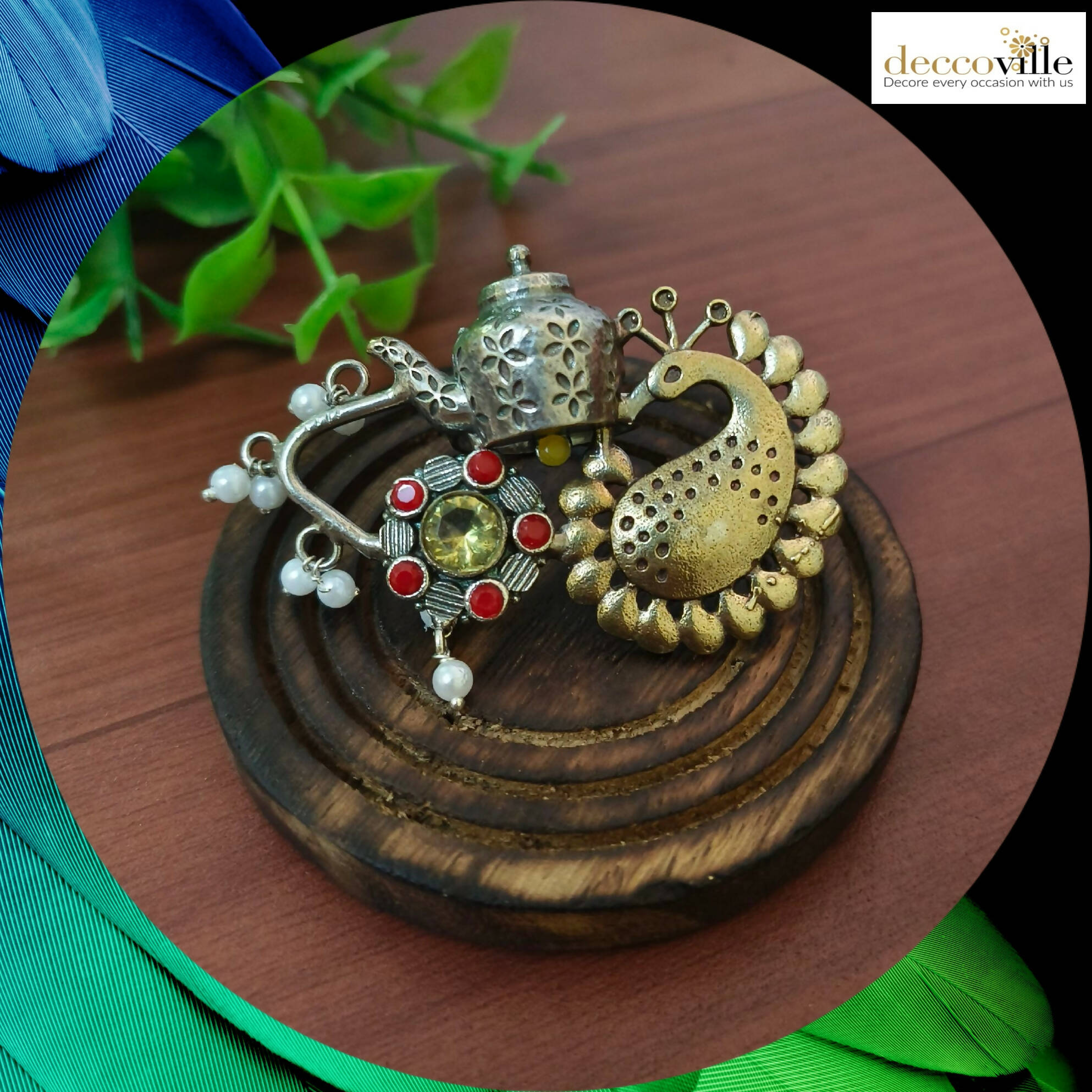 Dual Tone Kettle and Peacock Motif Finger Ring